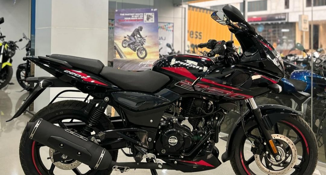 Bajaj Pulsar 220F